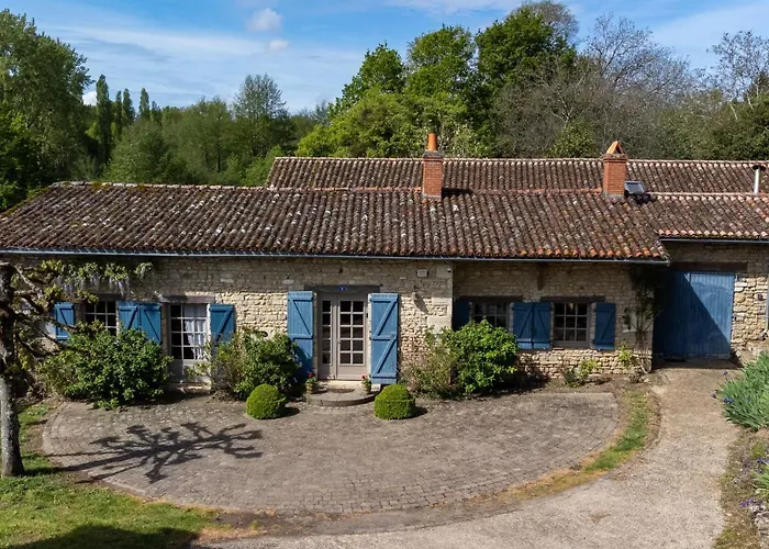 Сasa de vacaciones Moulin De Mois By Interhome Joussé